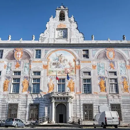 Tower House Acquario Genoa