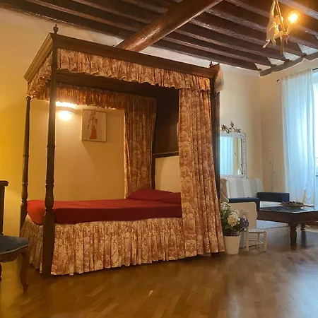 Daire Tower House Acquario *